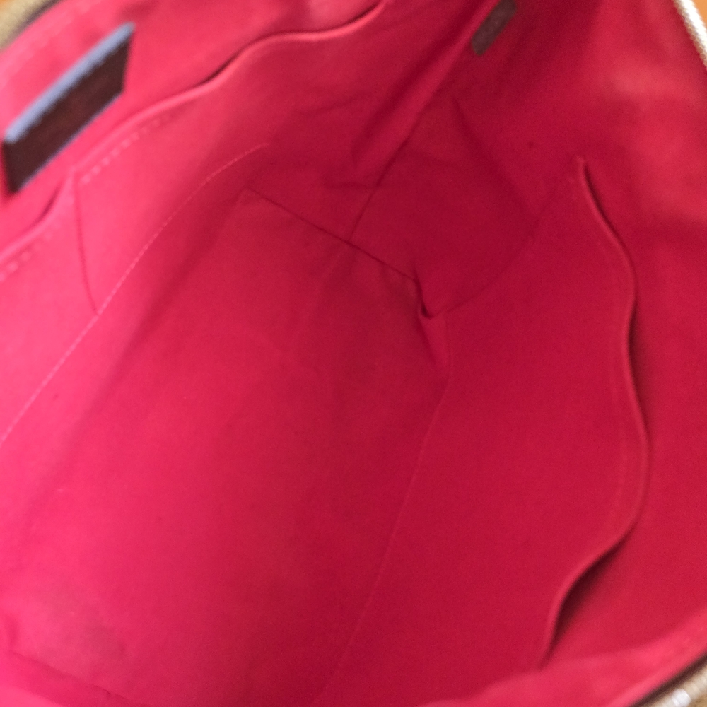 Louis Vuitton Brown Damier Ebene Tote with Peanuts Motifs - Picture 10 of 13